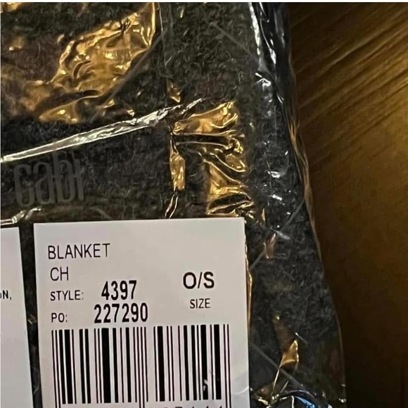 NEW Arrival * CABI 4397 Campfire Blanket, Limited Edition, - Picture 4 of 4